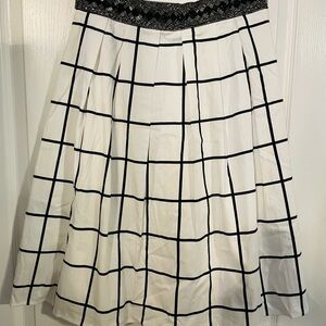Francesca’s A-Line Windowpane Grid Skirt in White and Black